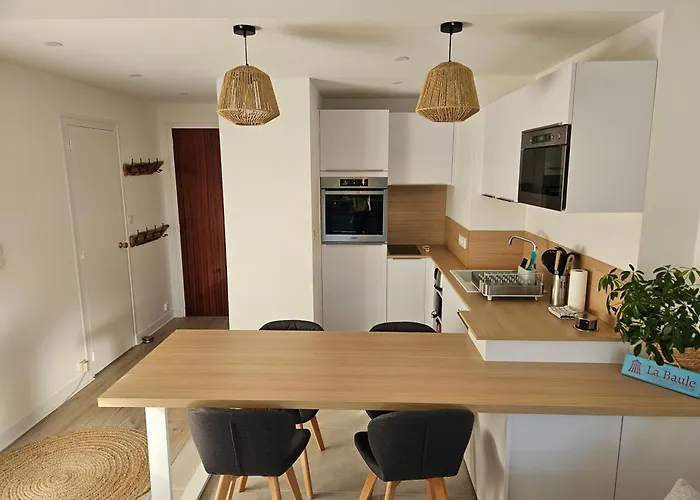 Le Capitole - Front De Benoit, Escapade A Deux *