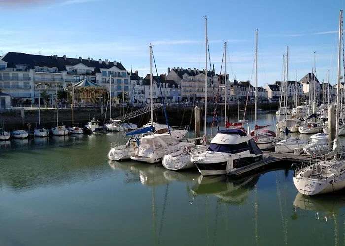 Le Capitole - Front De Benoit, Escapade A Deux *